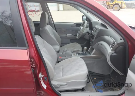 2010 Subaru Forester 2.5X z USA, uszkodzony, nr VIN JF2SH6AC4AH742354